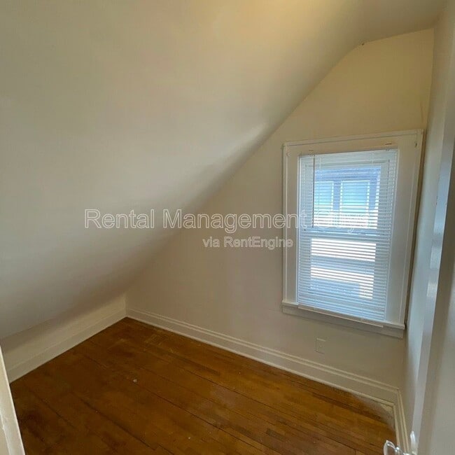 Building Photo - 3245 Russell Ave N