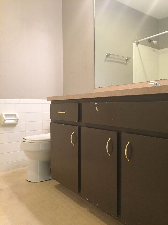 Building Photo - 114 Greenbriar Trail