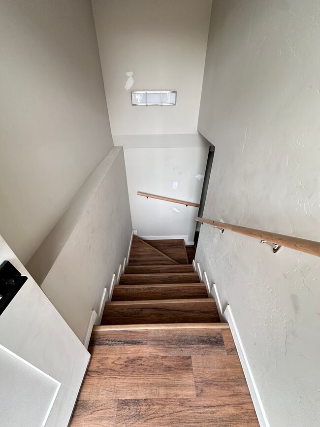 Building Photo - Newly Remodeled Duplex