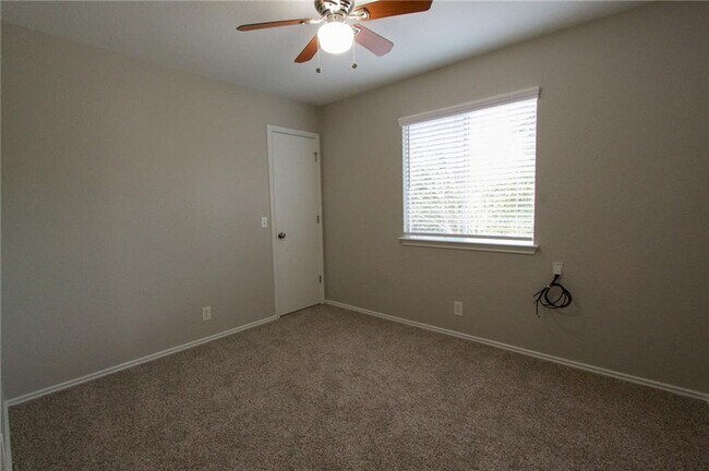 Building Photo - 14909 Chamberlain Ct