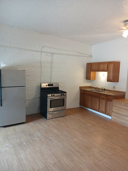 Building Photo - 2210 Murray Hill Rd