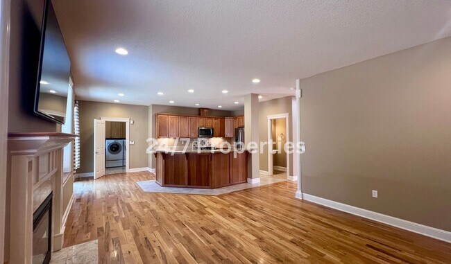 Building Photo - Large 4BD I 2.5BA Home - West Linn!