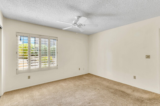 Building Photo - 48594 Oakwood Way