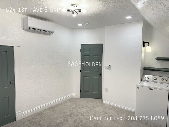 Building Photo - 624 13th Ave S