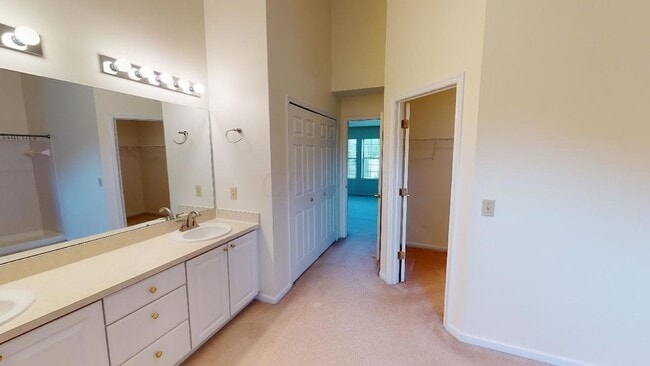 Building Photo - 6498 Ringsend Ct
