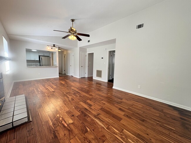 Building Photo - 1461 Live Oak Dr