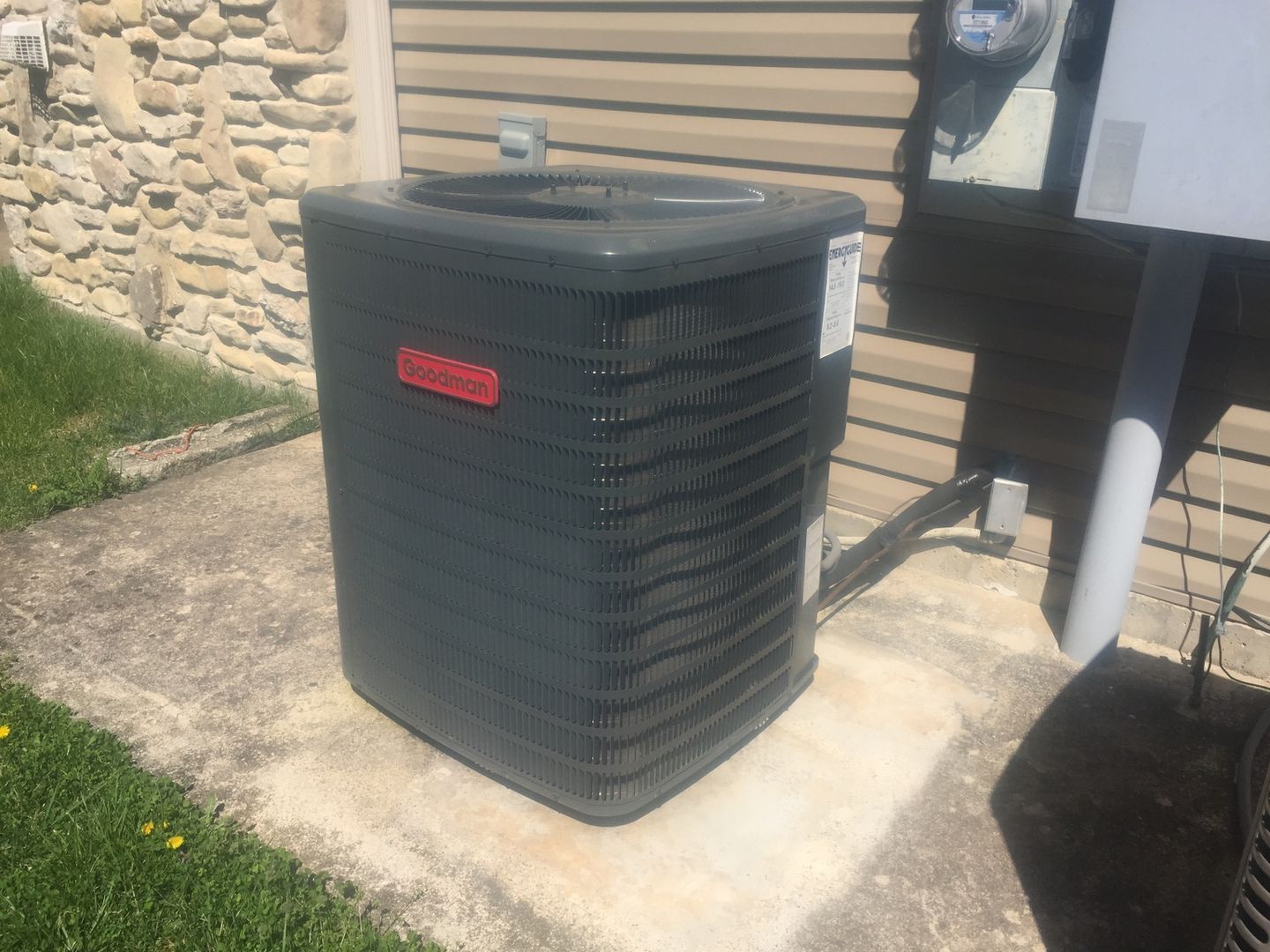 Building Photo - 140 W Rockford Dr