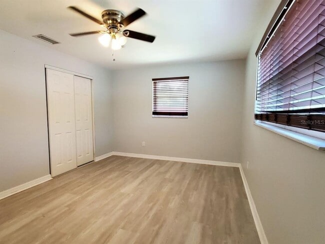 Building Photo - 507 Vine Ave