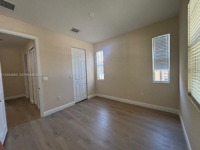 Building Photo - 6965 Julia Gardens Dr