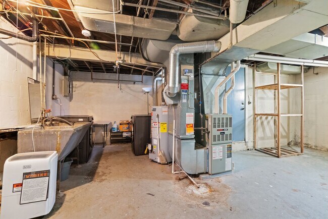 Building Photo - 3Bd/1.5 Bath Home -- IRRESISTIBLE PROMOTION if a lease is signed for 2/1/2025!