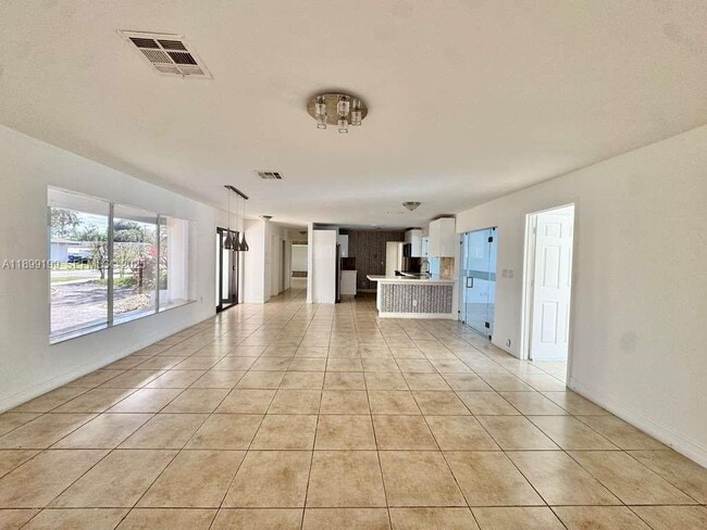 Building Photo - 19410 NE 19th Ave