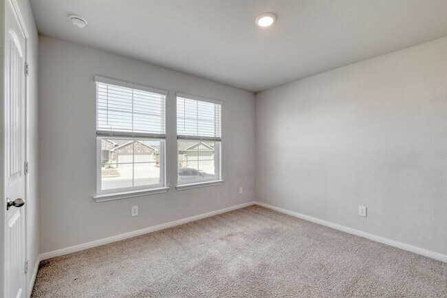Building Photo - 109 Bethpage Dr