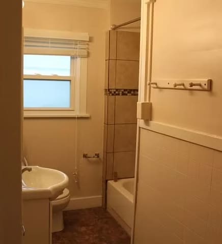 Building Photo - 5039 N College Ave