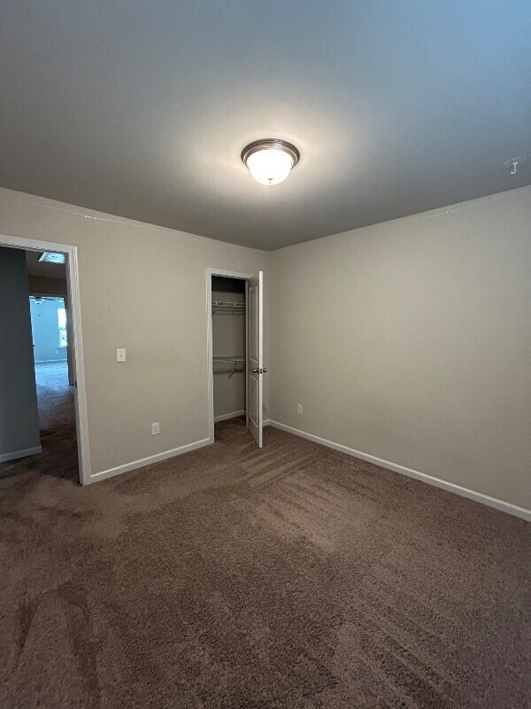 Guest BR 2 - 5203 Upper Elm St