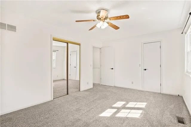 Building Photo - 215 Stonebridge Ln