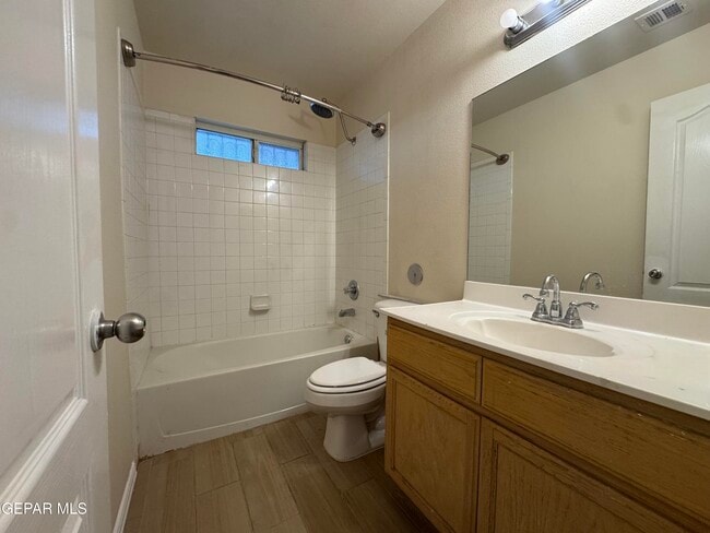 Building Photo - 13098 Oscar Chacon