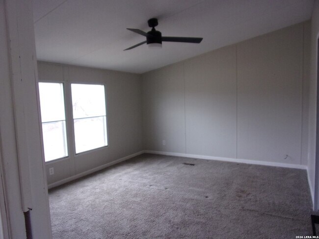 Building Photo - 360 Rangeland Rd