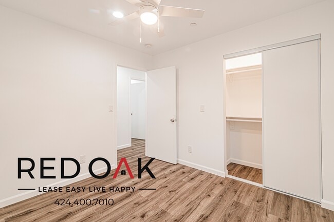 Building Photo - 651 W 92nd St