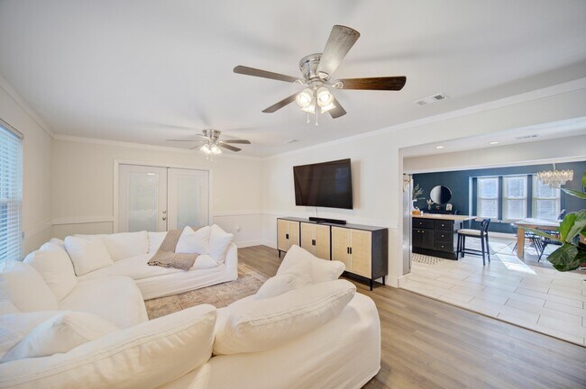 Building Photo - 1024 Juniper Ave