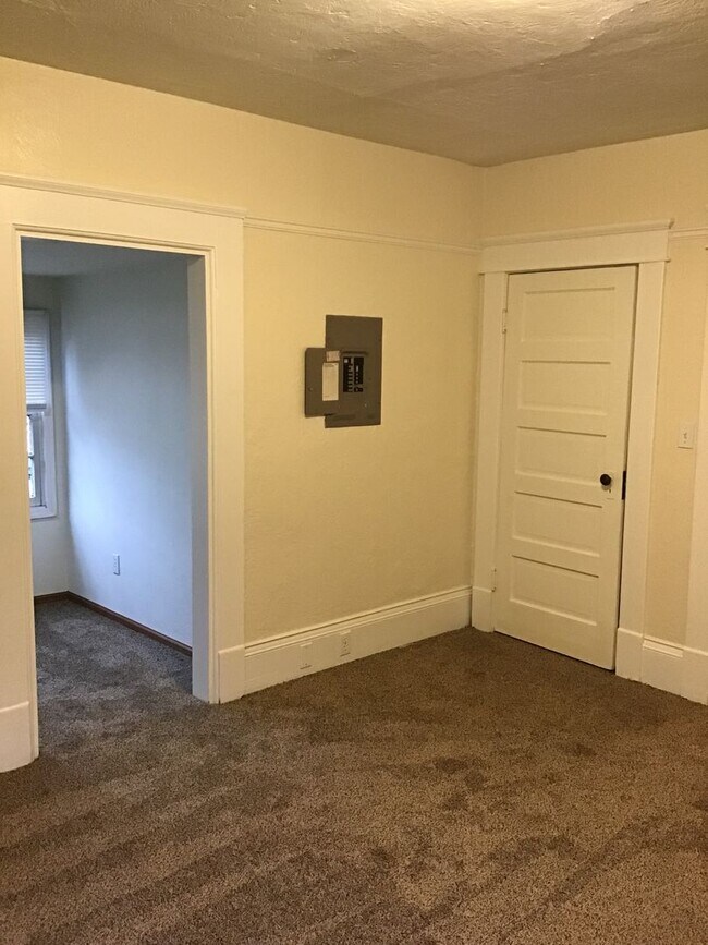 Building Photo - NW 5th