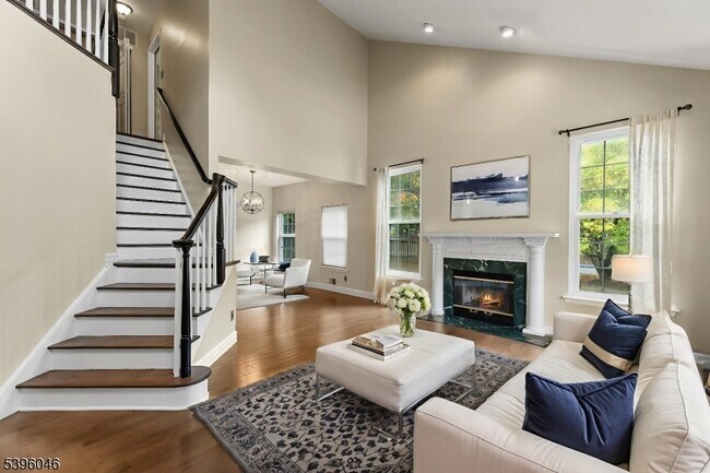 Primary Photo - 2 Rider Terrace