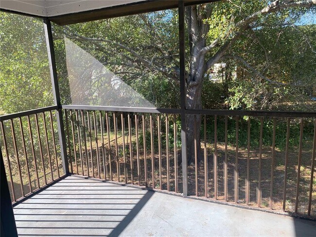 Building Photo - 2522 S Oak Ave