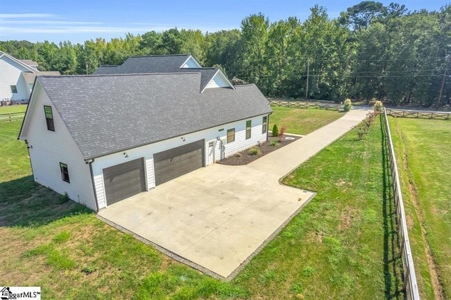 Building Photo - 164 Triangle Pine Rd