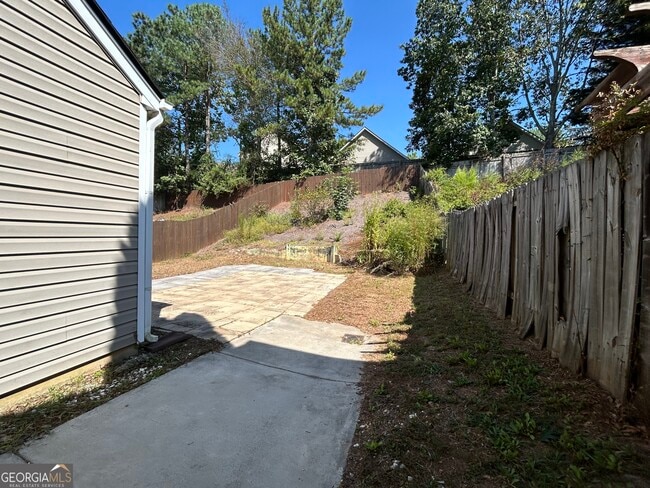 Building Photo - 2380 Lexington Ln