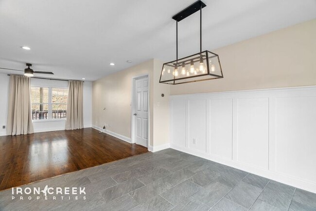 Building Photo - 8 Rose Briar Cir