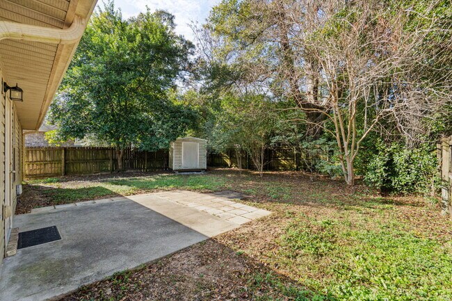 Building Photo - 227 January Ct