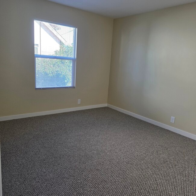 Building Photo - 2179 Beebee St