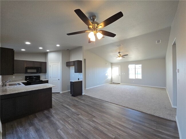 Building Photo - 2951 E Colina Cerbat