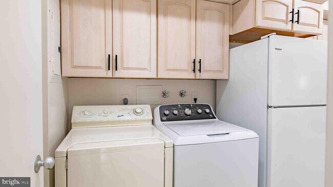 Building Photo - 29 Stonehenge Cir