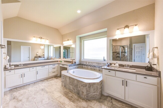 Building Photo - 2415 Flowering Brook Ln
