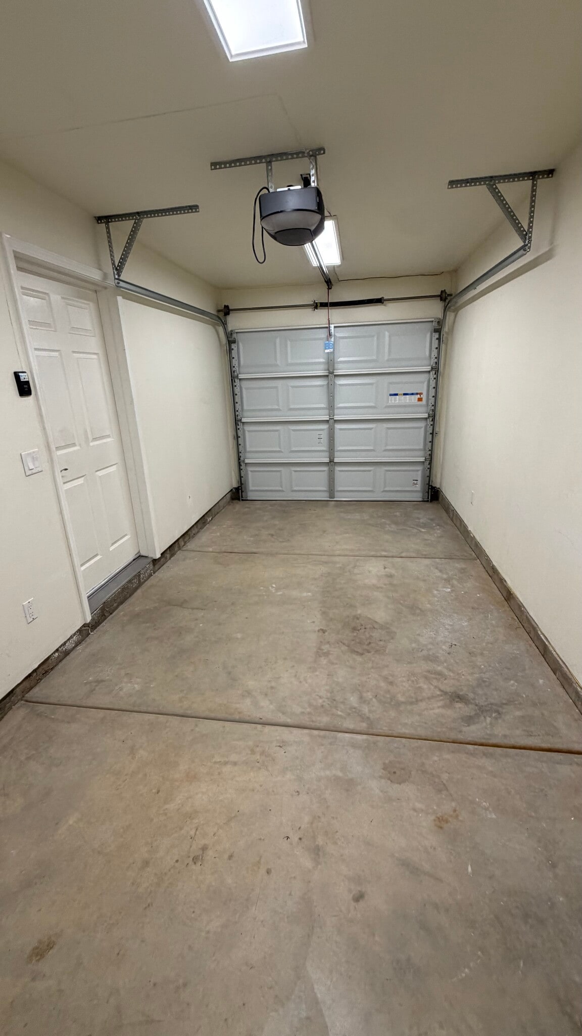 Building Photo - 6512 Manassero Way