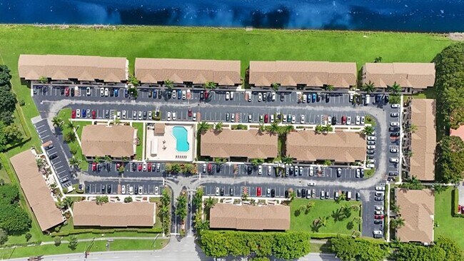 Building Photo - 9466 Boca Cove Cir