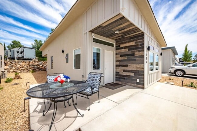 Building Photo - Blackrock Bungalow