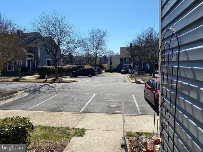 Building Photo - 5833 Orchard Hill Ct