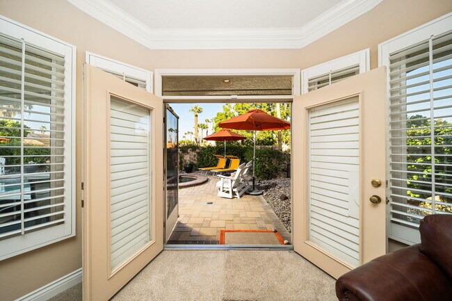 Building Photo - 370 Cypress Point Dr