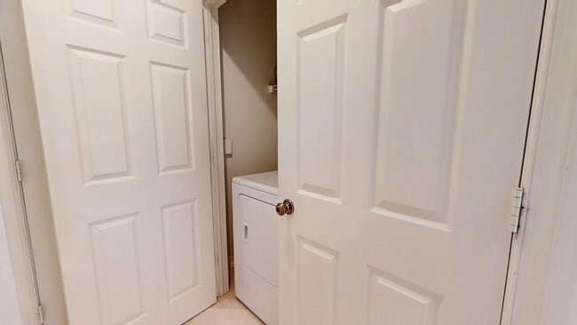 Building Photo - 2899 NW 26th Ave