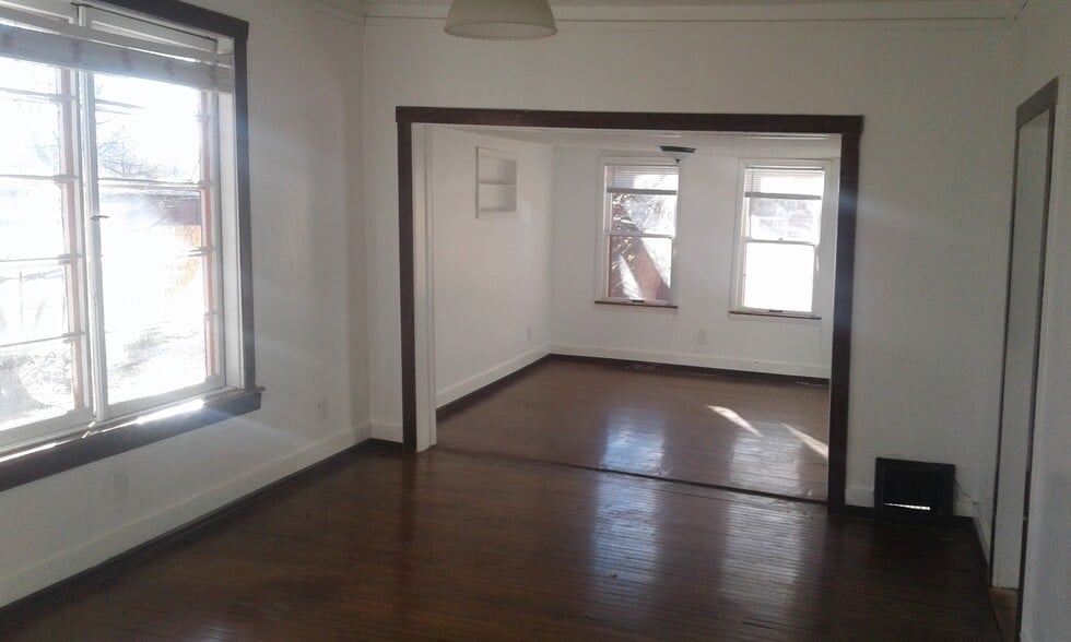 Building Photo - 510 Evans Ave