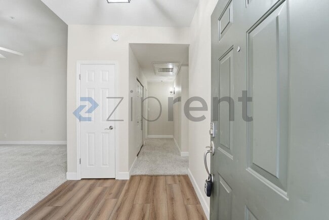 Building Photo - 9600 N 96th St