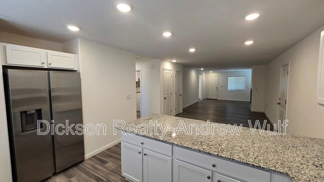 Building Photo - 677 McGill Dr