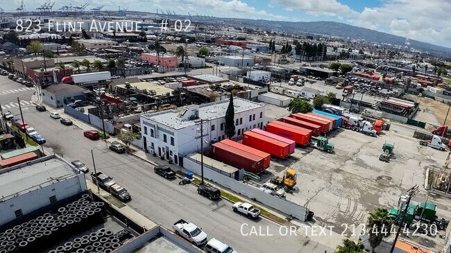 Building Photo - 823 N Flint Ave