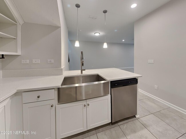 Building Photo - 187 Charlie Way