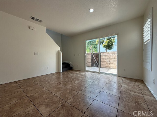 Building Photo - 506 N Placer Privado