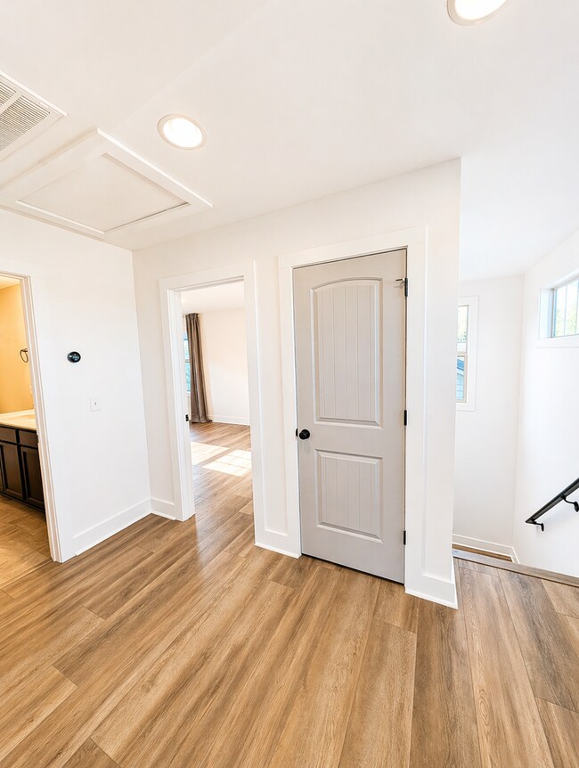 Building Photo - Lovely Weaverville Rental w/ bonus space