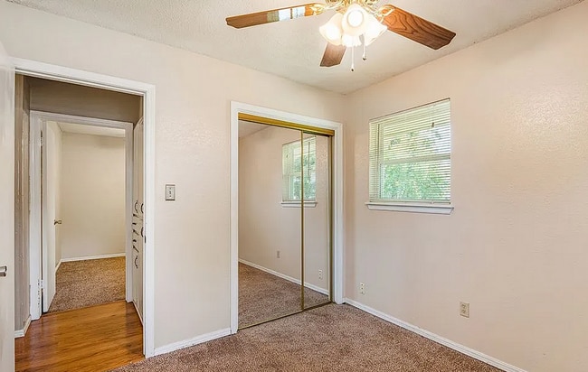 Building Photo - Spacious 3BD, 2BTH Home Right off 12th AVE Minutes from the highway and 5 Minutes from OU Campus!