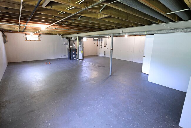 Building Photo - 2635 Netherton Dr