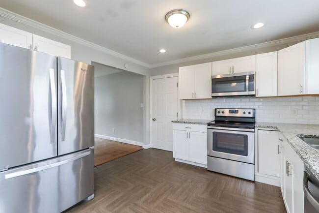 Building Photo - 46 Hidalgo Dr